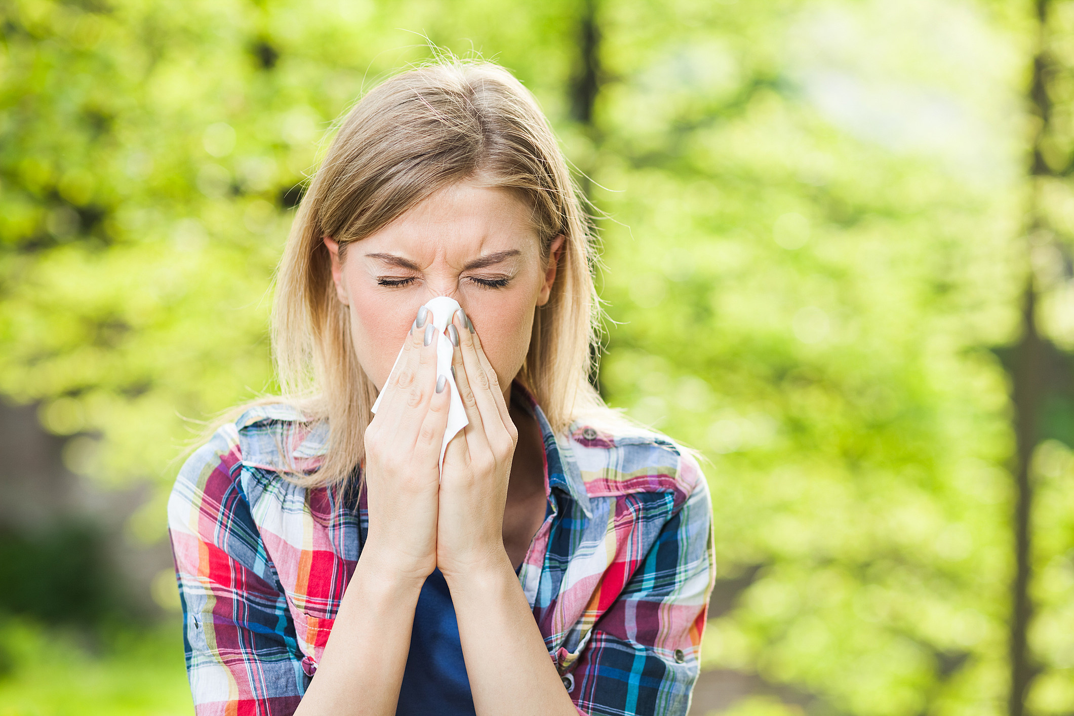 Pollen Allergies: Types, Symptoms, and Treatment